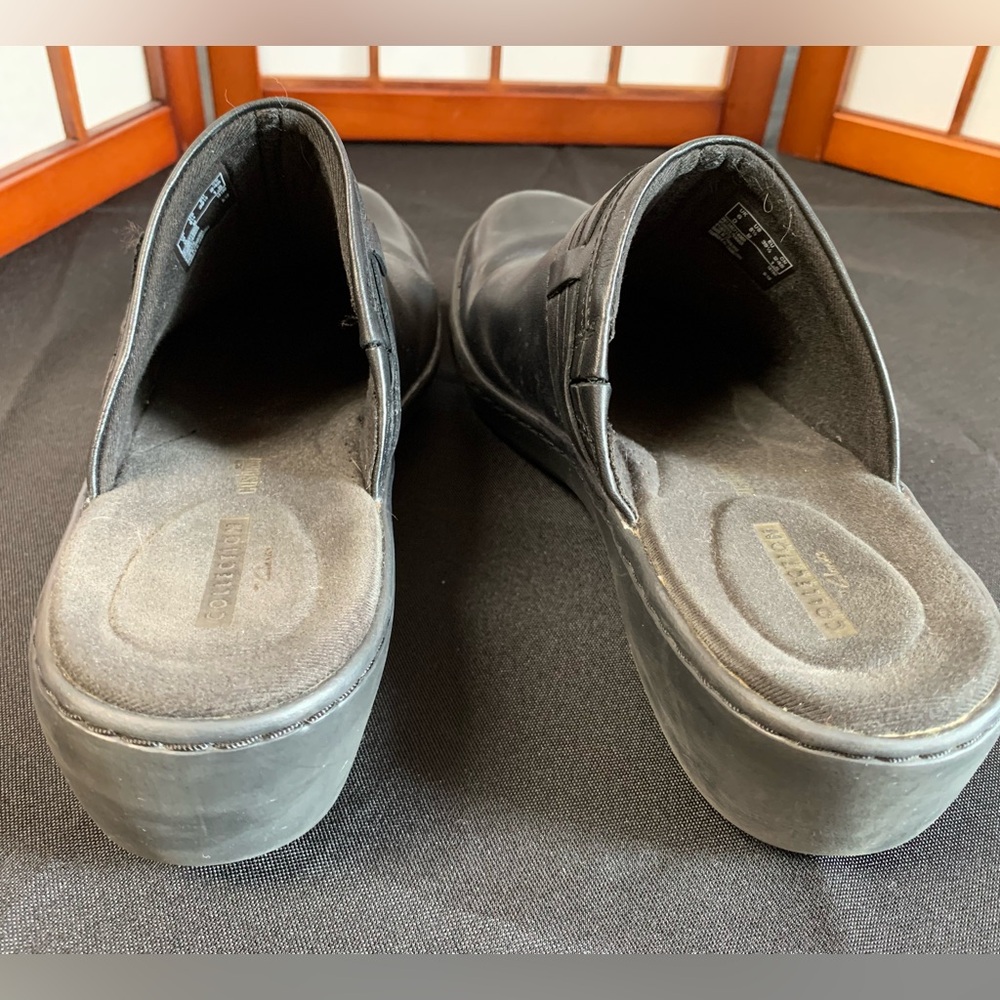Clarks Women’s Black Clogs Size 8.5 Good condition Leather Upper - Picture 3 of 4